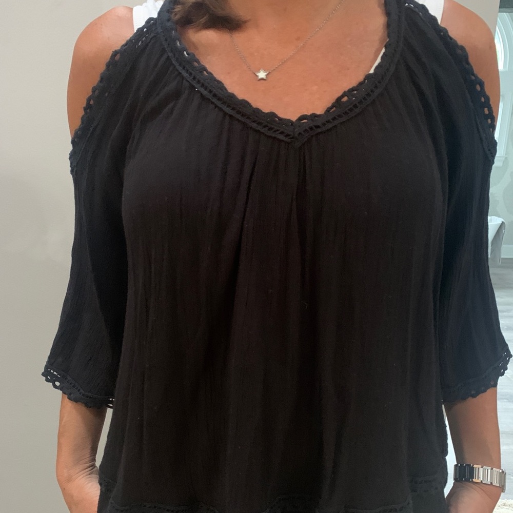 Dex Off the shoulder shirt